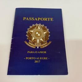 CONVITE PASSAPORTE Capa papel couchê 300gr, Miolo couchê 170gr. ABERTO 19X13 | FECHADO A5 (9,5x13) cm 4x4  Dobra e Grampo. 